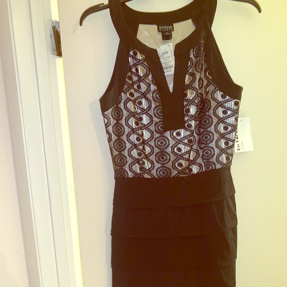 Size 8 Black and Tan Dress Fitted Waist